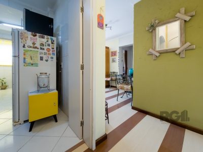 Apartamento à venda com 75m², 2 quartos, 1 vaga no bairro Cristal em Porto Alegre - Foto 2