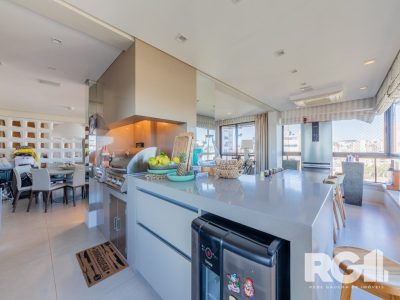 Apartamento à venda com 245m², 3 quartos, 3 suítes, 3 vagas no bairro Moinhos de Vento em Porto Alegre - Foto 8