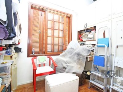 Casa à venda com 254m², 3 quartos, 1 suíte, 3 vagas no bairro Partenon em Porto Alegre - Foto 17