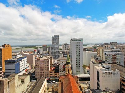 Apartamento à venda com 207m², 4 quartos, 1 vaga no bairro Centro Histórico em Porto Alegre - Foto 12