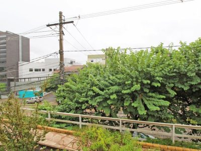 Casa à venda com 400m², 7 quartos, 1 suíte, 2 vagas no bairro Glória em Porto Alegre - Foto 5