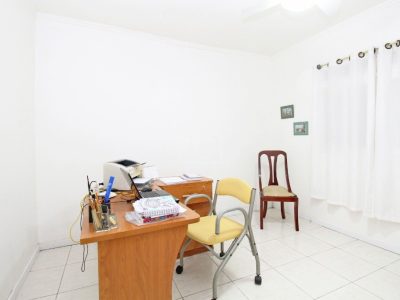 Casa à venda com 400m², 7 quartos, 1 suíte, 2 vagas no bairro Glória em Porto Alegre - Foto 14