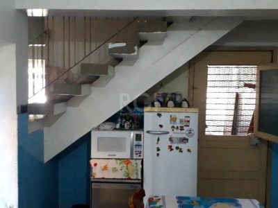 Casa à venda com 121m², 3 quartos, 1 suíte, 2 vagas no bairro Passo d'Areia em Porto Alegre - Foto 8