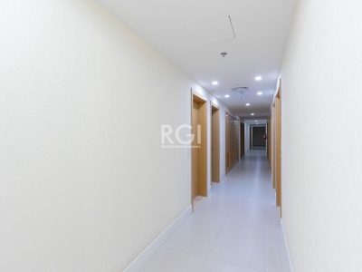 Conjunto/Sala à venda com 38m² no bairro Santana em Porto Alegre - Foto 4