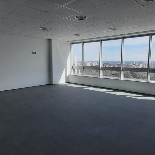 Sala para alugar com 68m² no bairro Chácara das Pedras em Porto Alegre - Foto 1