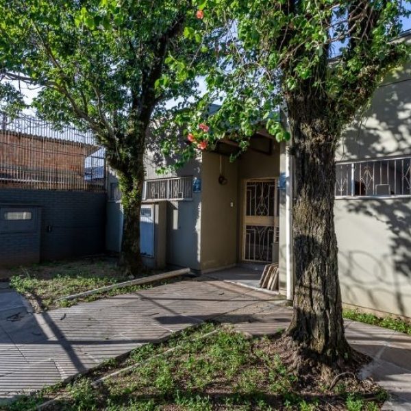 Prédio para alugar com 600m² no bairro Farrapos em Porto Alegre - Foto 1