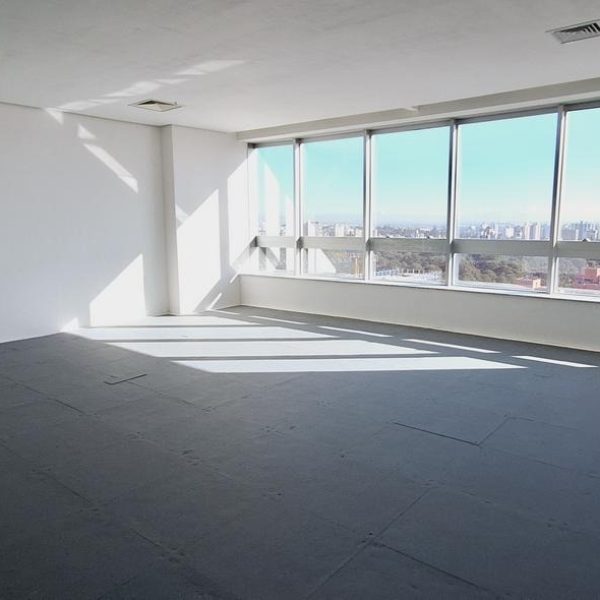 Sala para alugar com 68m² no bairro Três Figueiras em Porto Alegre - Foto 1