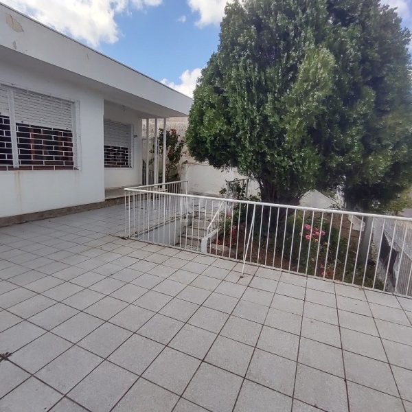 Casa à venda com 135m², 3 quartos, 1 vaga no bairro Medianeira em Porto Alegre - Foto 1