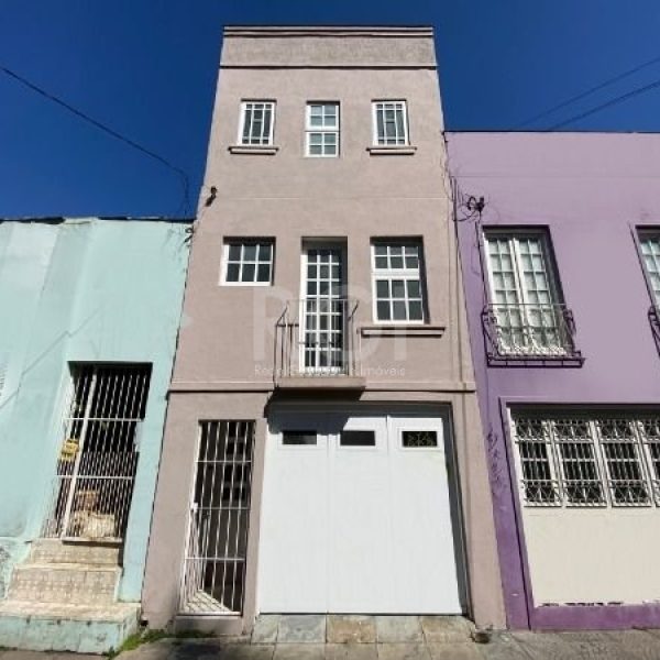 Casa à venda com 154m², 2 quartos, 1 suíte, 2 vagas no bairro Cidade Baixa em Porto Alegre - Foto 1