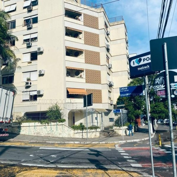 Apartamento à venda com 118m², 3 quartos, 1 suíte, 1 vaga no bairro Rio Branco em Porto Alegre - Foto 1