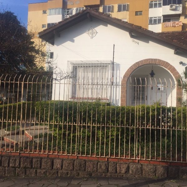 Casa à venda com 200m², 4 quartos, 4 vagas no bairro Glória em Porto Alegre - Foto 1