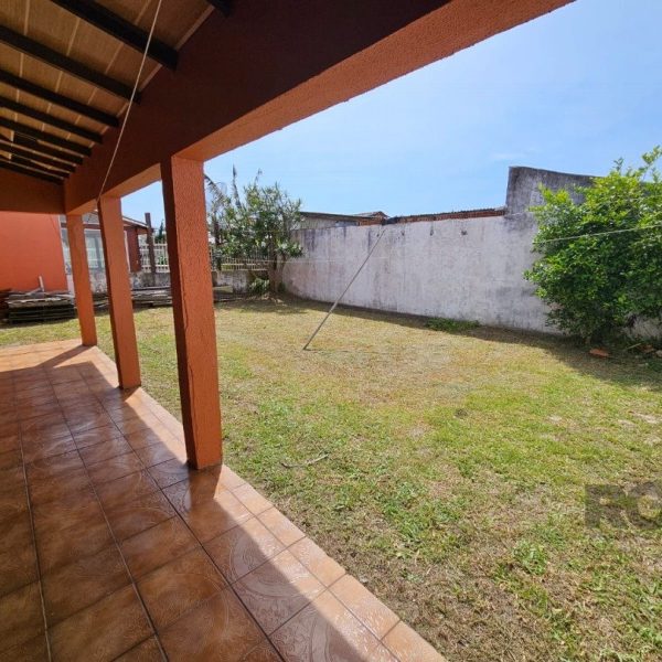 Casa à venda com 220m², 4 quartos, 1 suíte, 2 vagas no bairro Jardim Beira Mar em Capão da Canoa - Foto 1