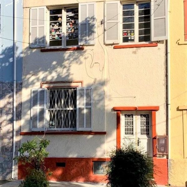 Casa à venda com 106m², 3 quartos no bairro Medianeira em Porto Alegre - Foto 1