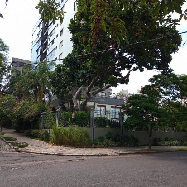 Apartamento à venda com 138m², 3 quartos, 1 suíte, 2 vagas no bairro Bela Vista em Porto Alegre - Foto 1