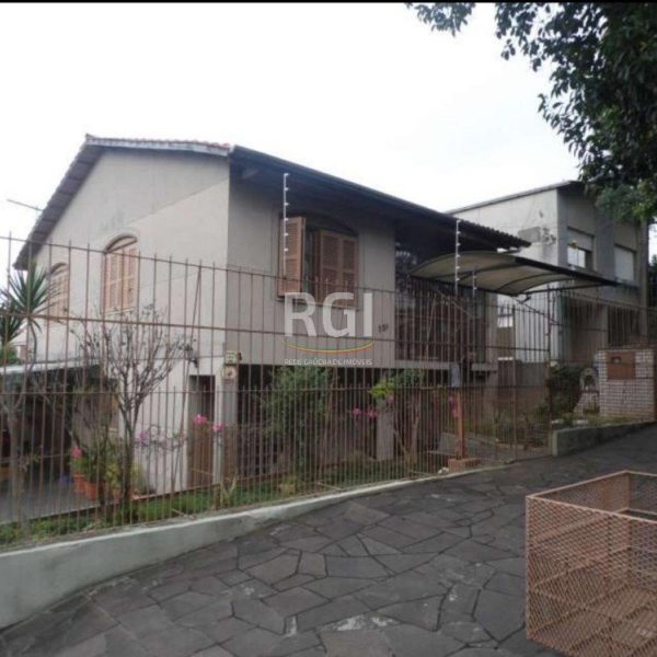 Casa à venda com 150m², 3 quartos, 1 suíte, 5 vagas no bairro Vila Ipiranga em Porto Alegre - Foto 1