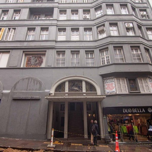 Conjunto/Sala à venda com 99m² no bairro Centro Histórico em Porto Alegre - Foto 1