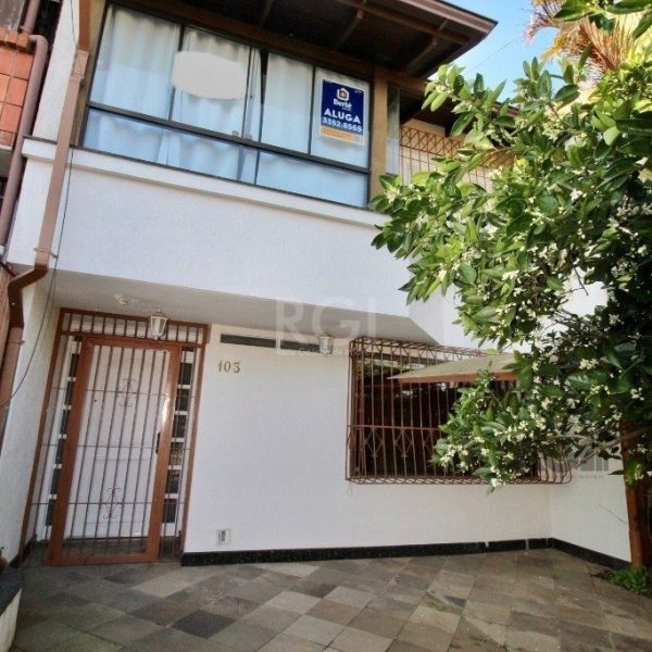 Casa à venda com 167m², 3 quartos, 1 suíte, 3 vagas no bairro Ipanema em Porto Alegre - Foto 1