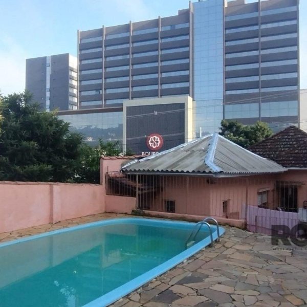 Casa à venda com 638m², 2 quartos, 1 suíte, 2 vagas no bairro Glória em Porto Alegre - Foto 1