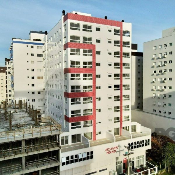 Apartamento à venda com 67m², 3 quartos, 1 suíte, 1 vaga no bairro Navegantes em Capão da Canoa - Foto 1