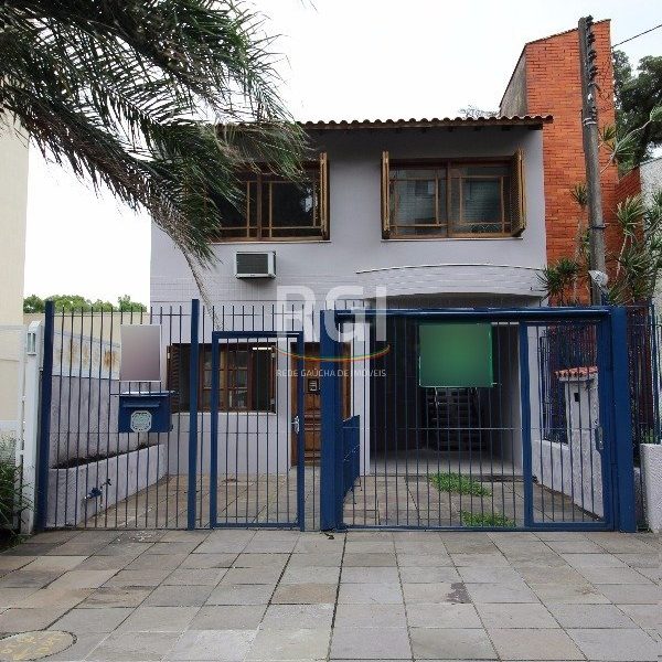 Casa à venda com 280m², 3 quartos, 2 vagas no bairro Petrópolis em Porto Alegre - Foto 1