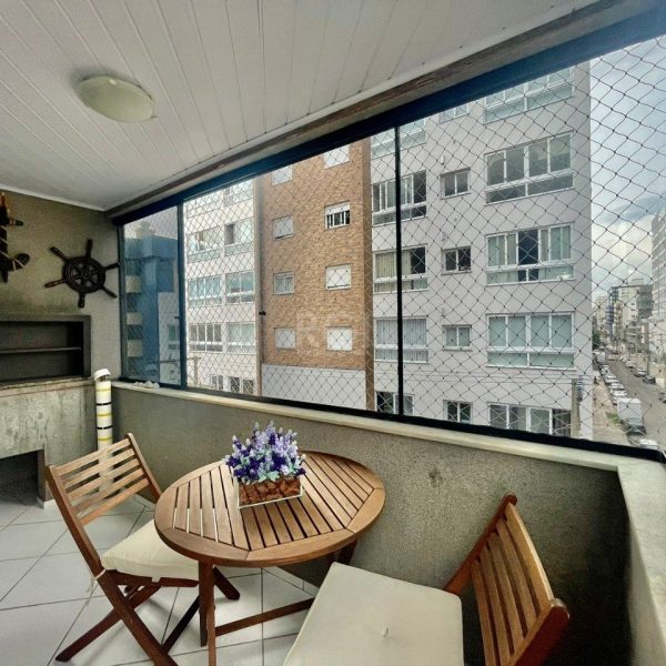 Apartamento à venda com 77m², 2 quartos, 1 suíte, 2 vagas no bairro Centro em Capão da Canoa - Foto 1