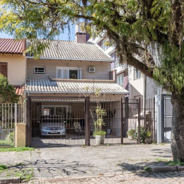 Casa à venda com 162m², 3 quartos, 2 suítes, 4 vagas no bairro Tristeza em Porto Alegre - Foto 1