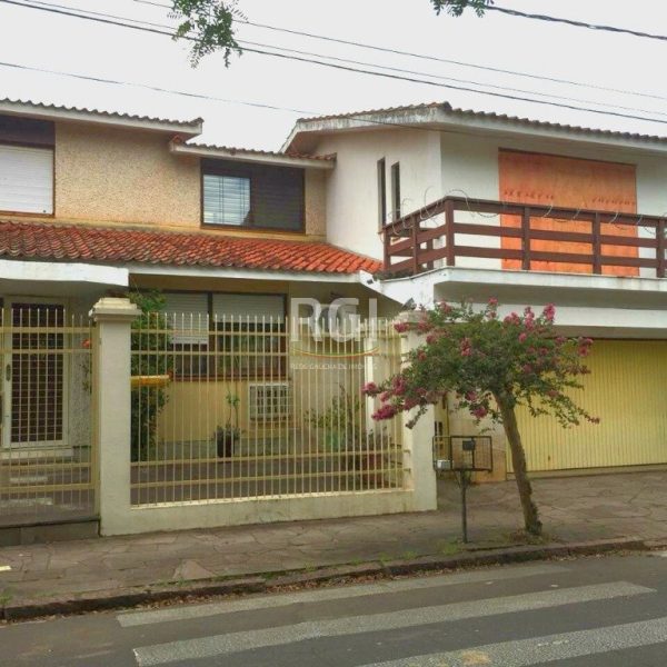 Casa à venda com 340m², 4 quartos, 2 suítes, 3 vagas no bairro Jardim Lindóia em Porto Alegre - Foto 1