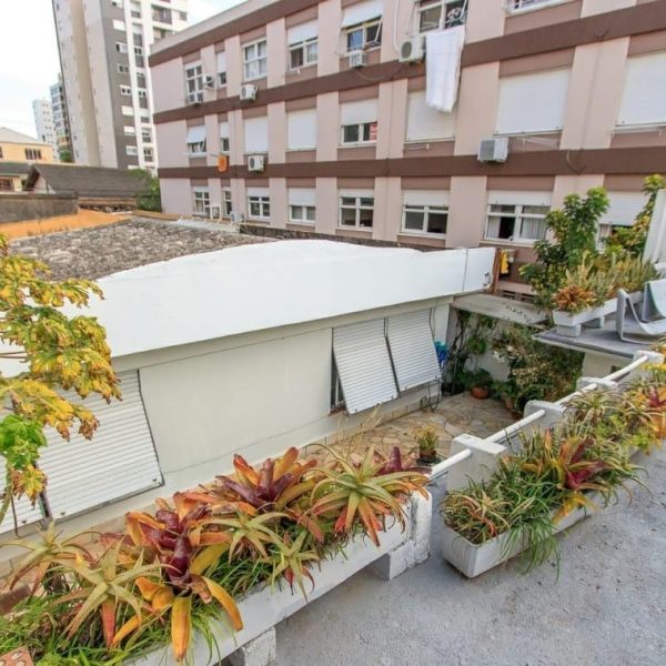 Casa à venda com 222m², 3 quartos, 3 suítes, 2 vagas no bairro Menino Deus em Porto Alegre - Foto 1