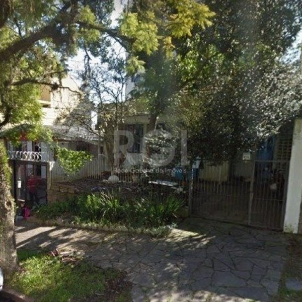 Casa à venda com 246m², 4 quartos, 2 vagas no bairro Tristeza em Porto Alegre - Foto 1