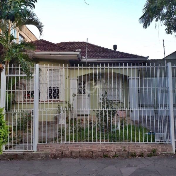 Casa à venda com 142m², 3 quartos, 1 suíte no bairro Partenon em Porto Alegre - Foto 1