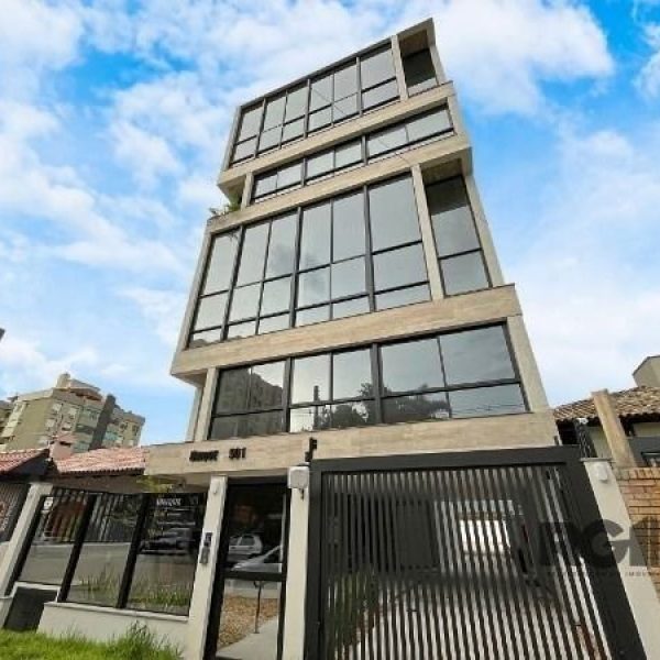 Apartamento à venda com 136m², 3 quartos, 1 suíte, 2 vagas no bairro Tristeza em Porto Alegre - Foto 1