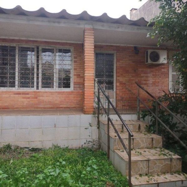 Casa à venda com 200m², 4 quartos, 4 vagas no bairro Tristeza em Porto Alegre - Foto 1