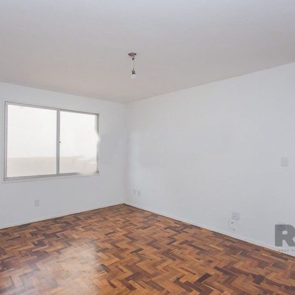 Apartamento à venda com 76m², 2 quartos, 1 suíte, 1 vaga no bairro Petrópolis em Porto Alegre - Foto 1