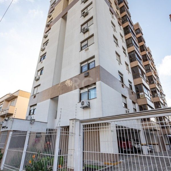 Apartamento à venda com 83m², 3 quartos, 1 suíte, 1 vaga no bairro Santana em Porto Alegre - Foto 1