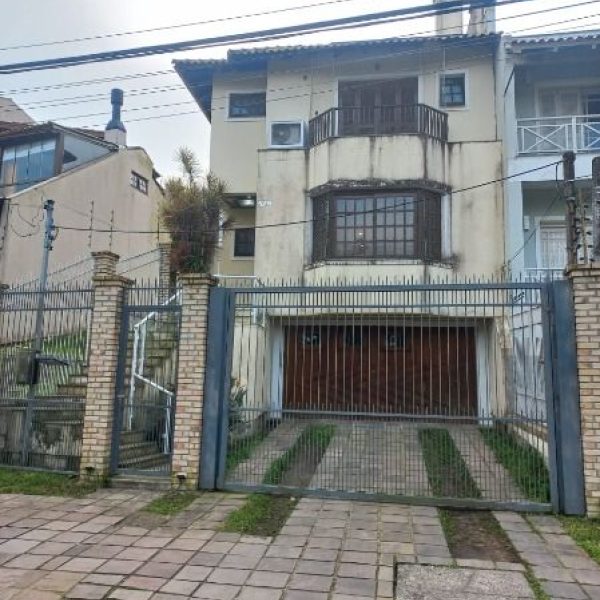 Casa à venda com 200m², 4 quartos, 2 suítes, 2 vagas no bairro Ipanema em Porto Alegre - Foto 1