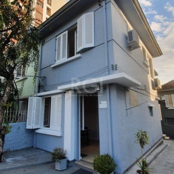 Casa à venda com 260m², 3 quartos, 3 vagas no bairro Petrópolis em Porto Alegre - Foto 1