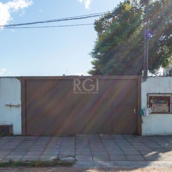 Casa à venda com 240m², 6 quartos, 3 suítes, 2 vagas no bairro Glória em Porto Alegre - Foto 1