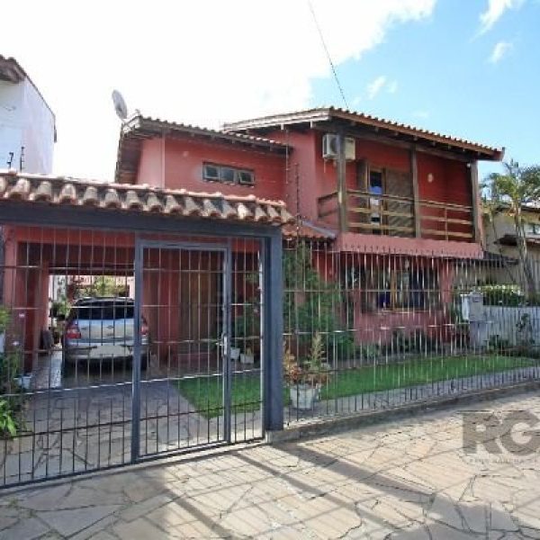 Casa à venda com 365m², 3 quartos, 1 suíte, 4 vagas no bairro Ipanema em Porto Alegre - Foto 1