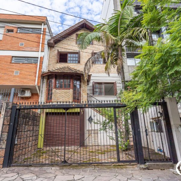 Casa à venda com 330m², 4 quartos, 3 suítes, 2 vagas no bairro Petrópolis em Porto Alegre - Foto 1