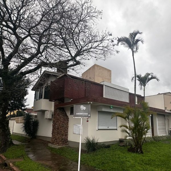 Casa à venda com 367m², 3 quartos, 2 suítes, 3 vagas no bairro Ipanema em Porto Alegre - Foto 1