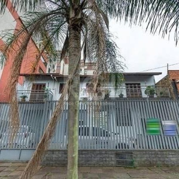 Casa à venda com 110m², 3 quartos, 2 vagas no bairro Passo d'Areia em Porto Alegre - Foto 1