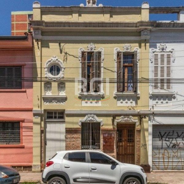 Casa à venda com 490m², 3 quartos, 1 suíte no bairro Floresta em Porto Alegre - Foto 1