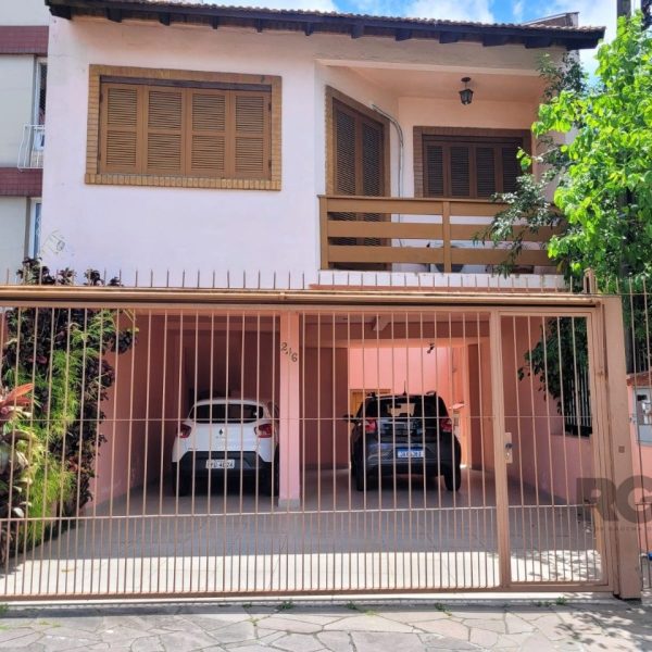 Casa à venda com 220m², 4 quartos, 2 vagas no bairro Partenon em Porto Alegre - Foto 1