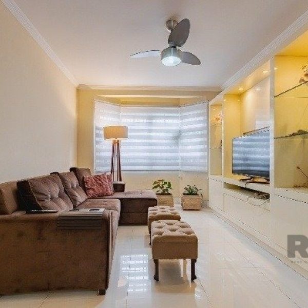 Casa à venda com 231m², 3 quartos, 2 suítes, 2 vagas no bairro Jardim Itu em Porto Alegre - Foto 1