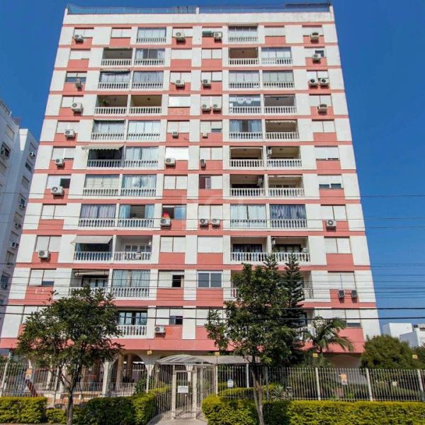 Cobertura à venda com 230m², 3 quartos, 1 suíte, 2 vagas no bairro Cristal em Porto Alegre - Foto 1