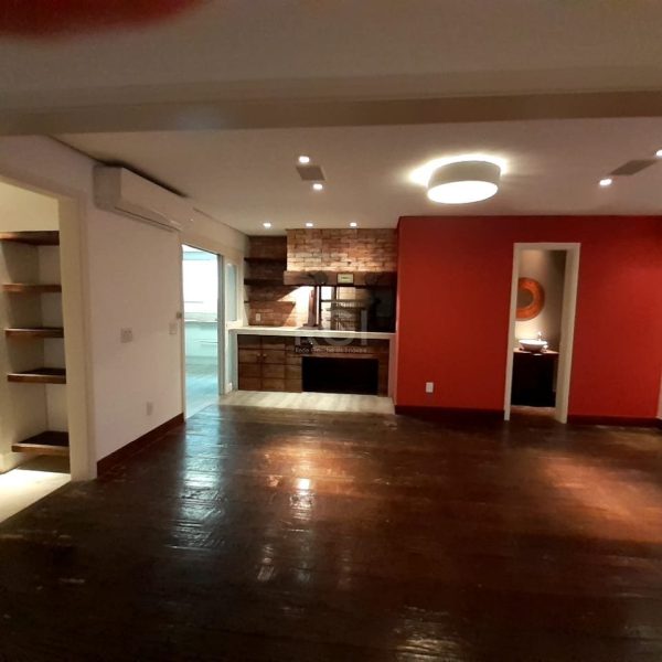 Apartamento à venda com 230m², 4 quartos, 1 suíte, 2 vagas no bairro Petrópolis em Porto Alegre - Foto 1