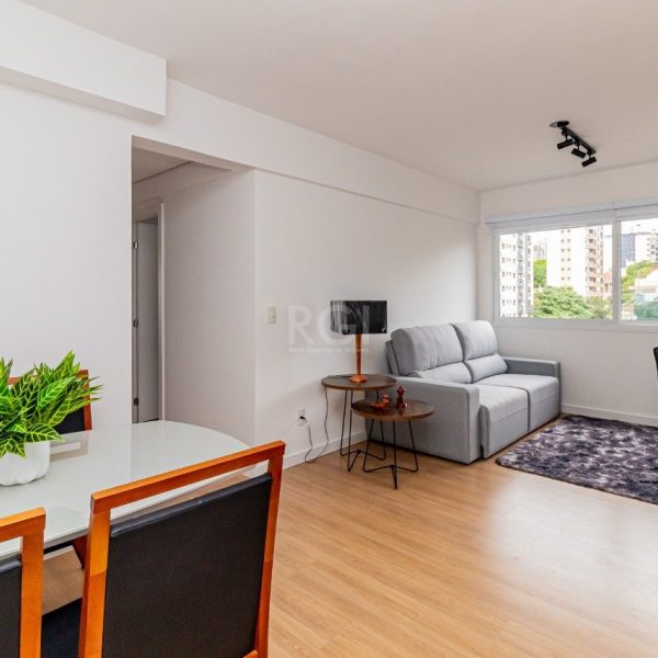 Apartamento à venda com 76m², 3 quartos, 1 suíte, 2 vagas no bairro Higienópolis em Porto Alegre - Foto 1