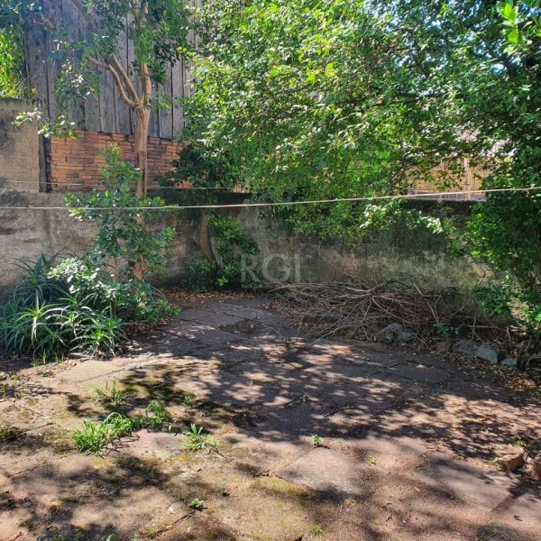 Casa à venda com 100m², 3 quartos, 1 vaga no bairro Navegantes em Porto Alegre - Foto 1