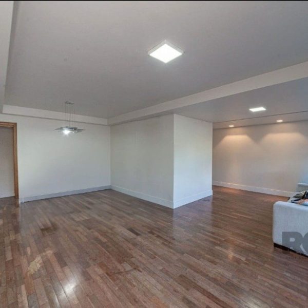 Apartamento à venda com 131m², 3 quartos, 1 suíte, 1 vaga no bairro Bela Vista em Porto Alegre - Foto 1