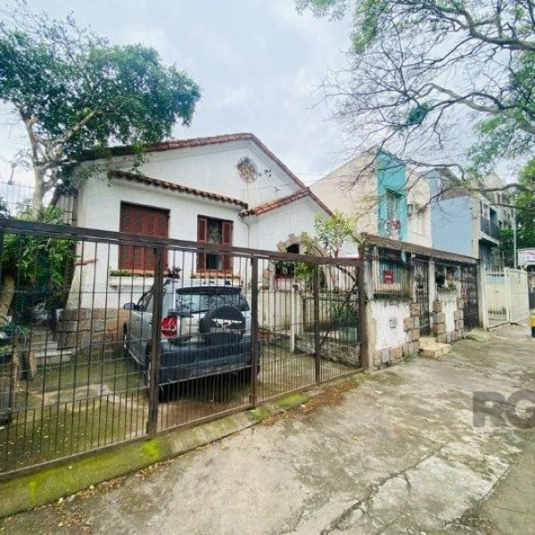 Casa à venda com 300m², 3 quartos, 5 vagas no bairro Santana em Porto Alegre - Foto 1